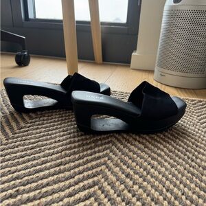 Hopp Black Open-Toe Slide Wedge Heels